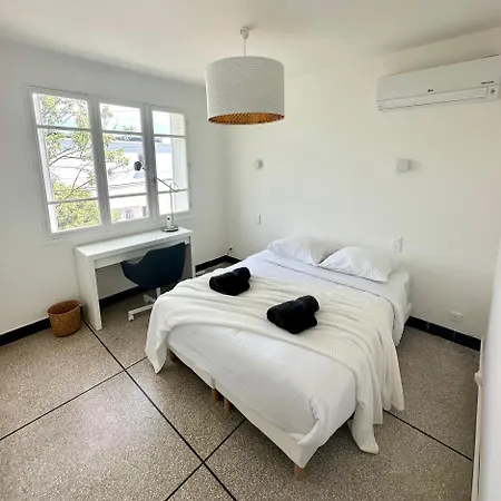 Villa De Standing Au Calme Absolue Avec Piscine, Clim, Wi-fi *